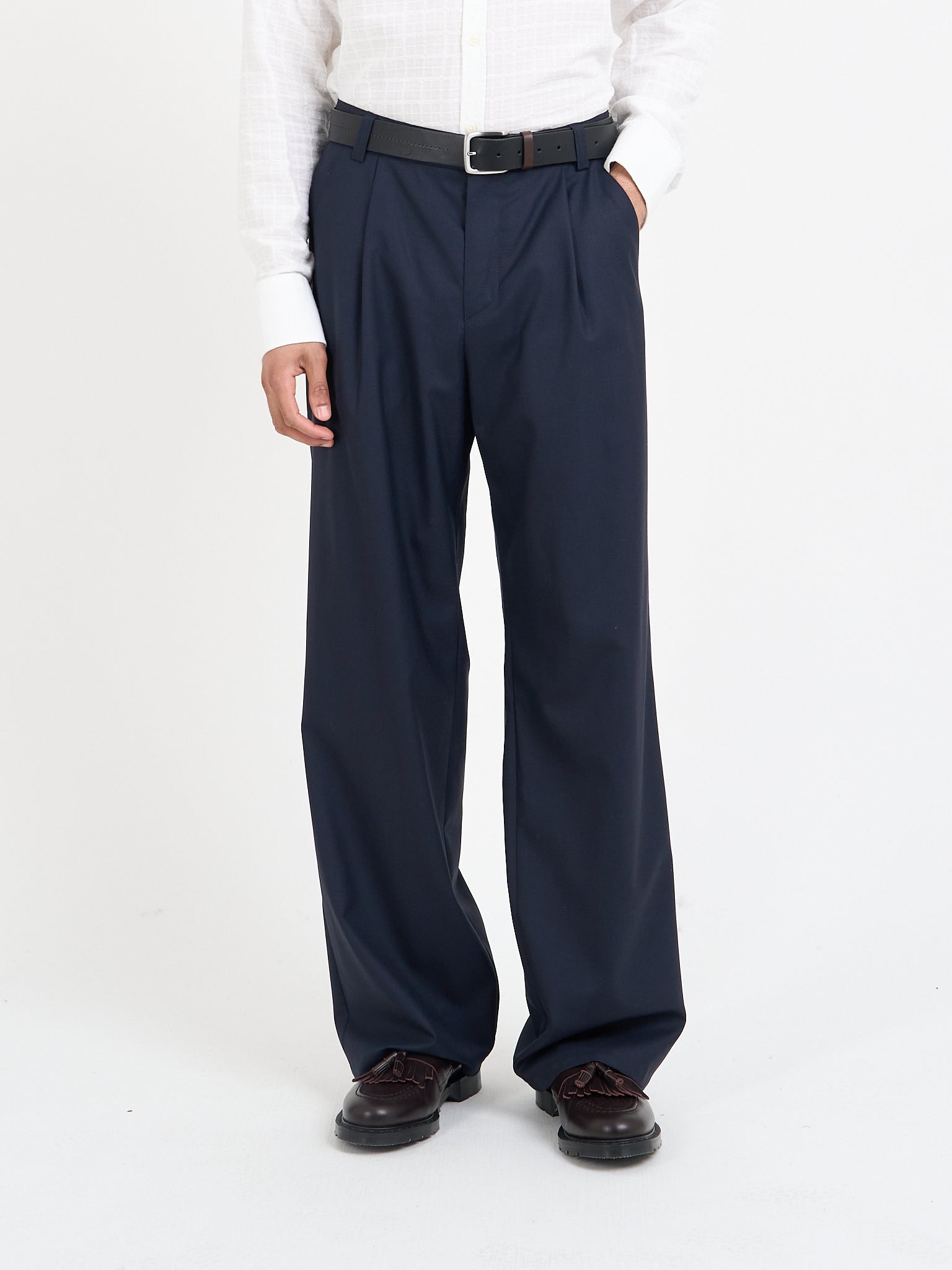 Orsman Miro navy trousers worn on model with single pleats